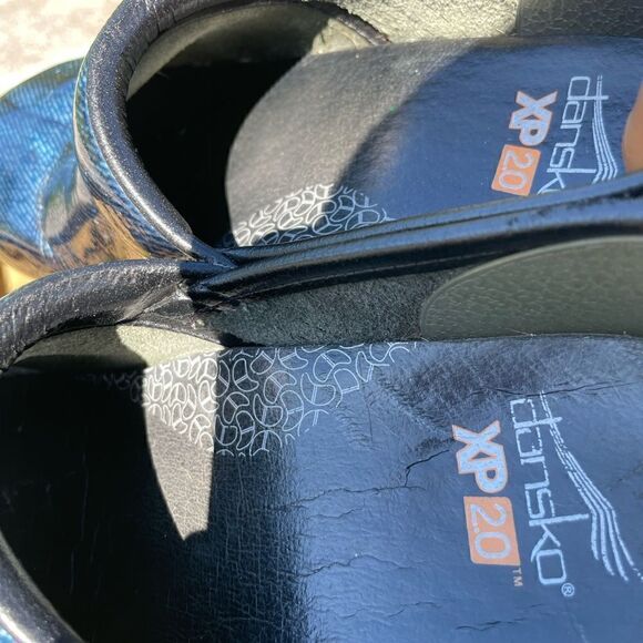 Dansko size 6 Snakeskin patterned clogs - Picture 7 of 11